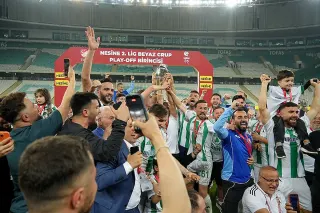 Muğlaspor, penaltılarla 1. Lig'e yükseldi