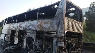 Otomobilde Çıkan Yangın Facianın Eşiğinden Döndürdü: 45 Kişi Kurtarıldı
