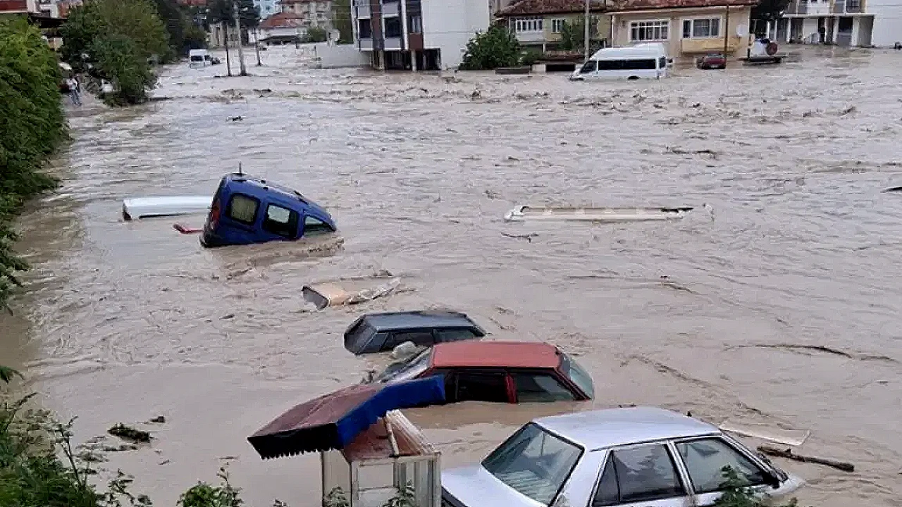 Sağanak ve Dolu Afeti: Birçok Şehirde Hayat Durdu