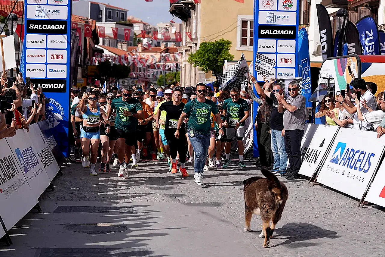 Salomon Çeşme Yarı Maratonu'nda İlk Gün Tamamlandı: 5K Koşusu Yapıldı