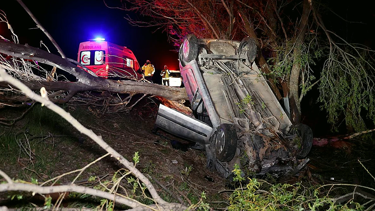Sivas'ta Trafik Kazası: 1 Ölü, 4 Yaralı