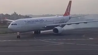 THY uçağında tahliye: İniş takımlarında duman paniği