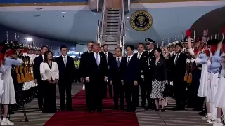Trump, Çin Devlet Başkanı Xi Jinping ile Görüşmek Üzere Pekin'de