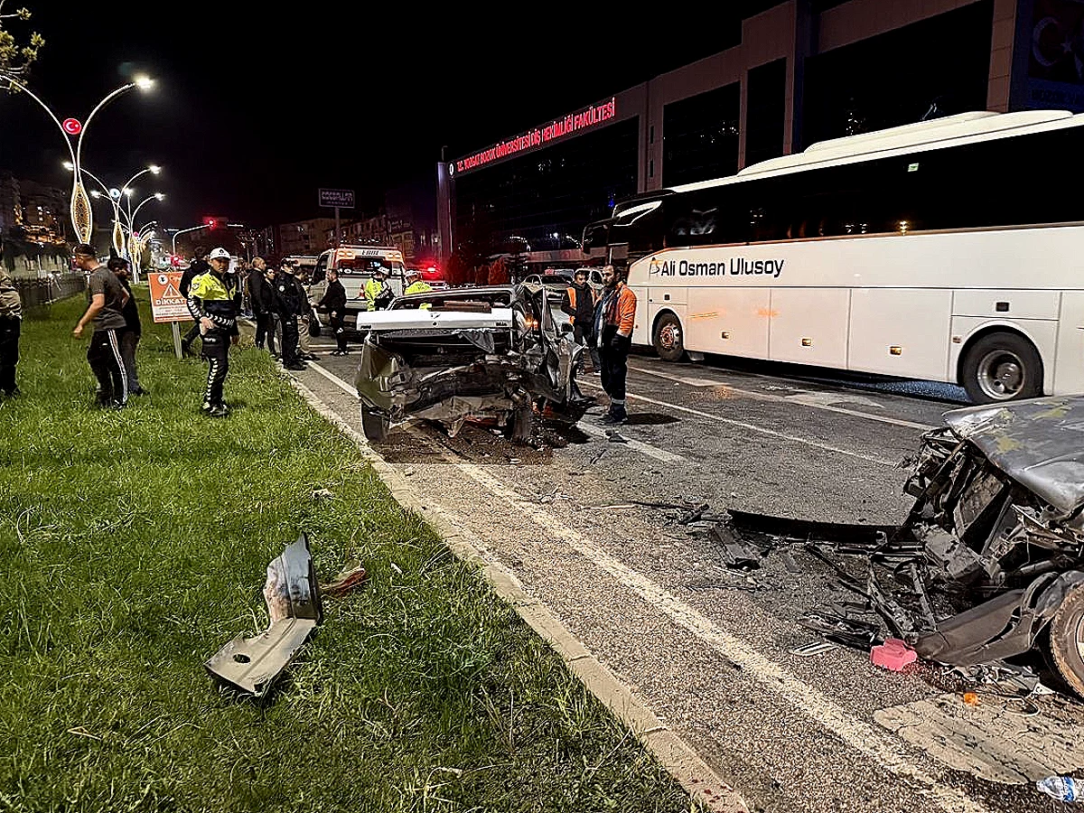 Yozgat'ta Zincirleme Kazada 7 Kişi Yaralandı